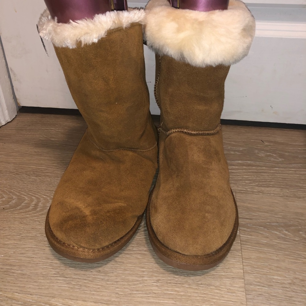 Minnetonka ladies winter boots size 10